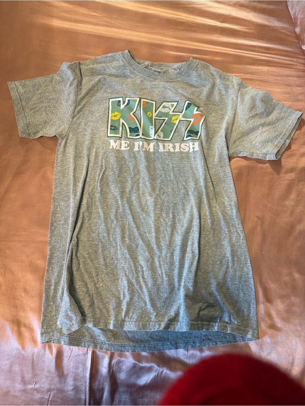 Kiss Gray 'Me I'm Irish' Graphic Tee